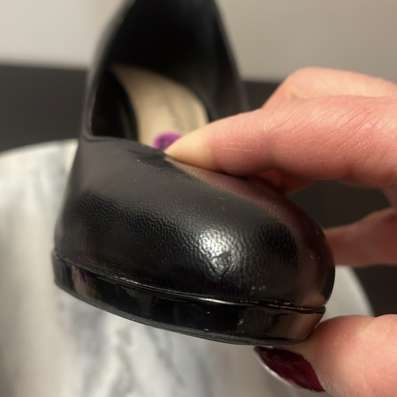 Franco Sarto black leather pumps faux buckle/belt adorned 3.5" heel - Picture 9 of 9